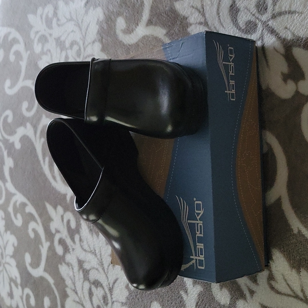 New Dansko clogs